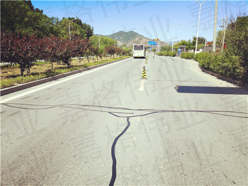 适合城市道路养护的嘉格沥青路面贴缝带